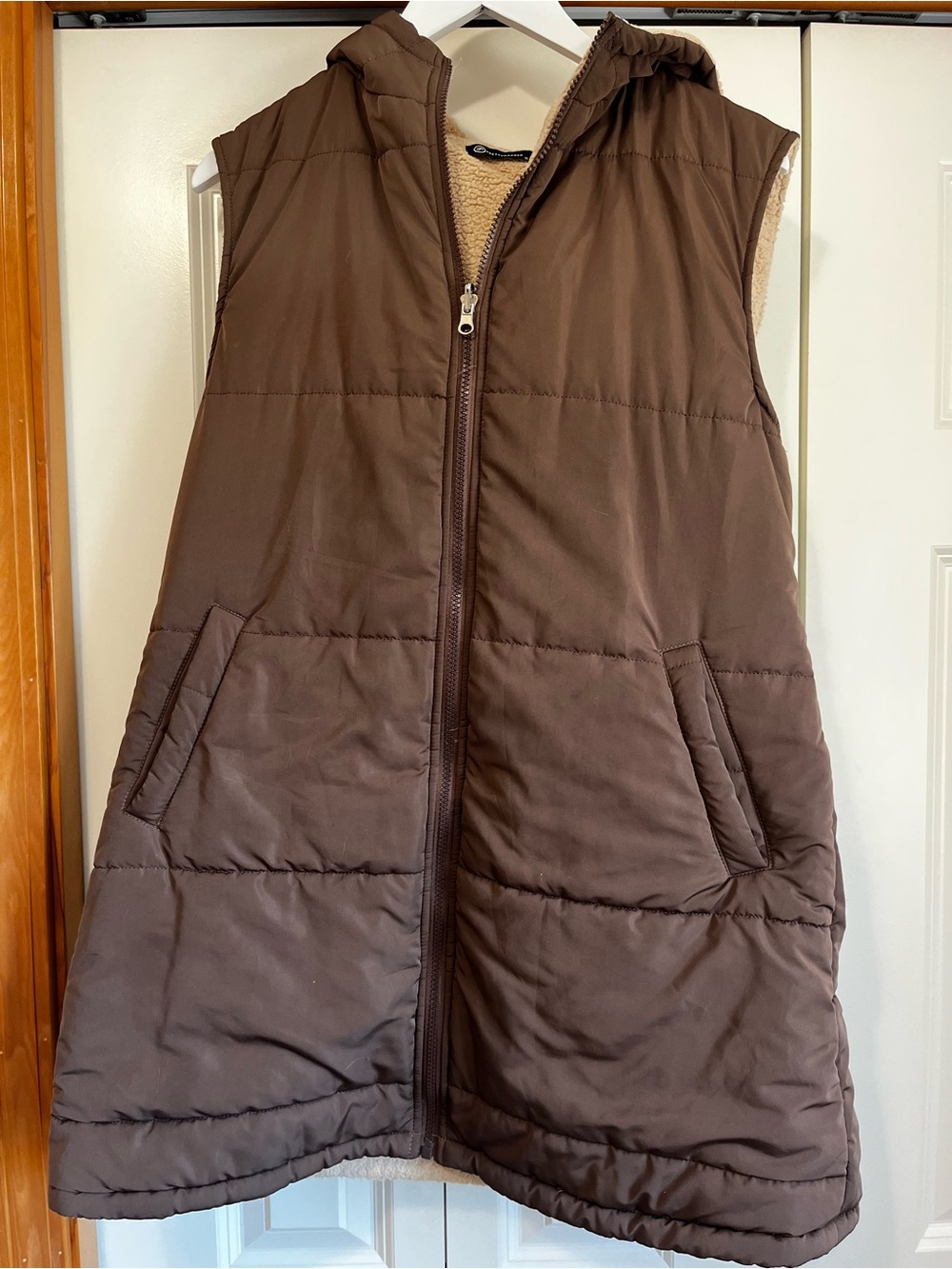 Prettygarden Hooded Brown Quilted Sleeveless Vest